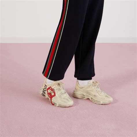 Sneakers rhyton gucci in pelle con stampa 